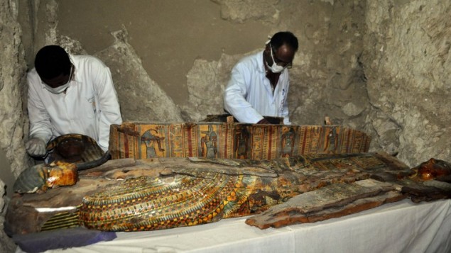 Ancient Tomb of Six Mummies discovered