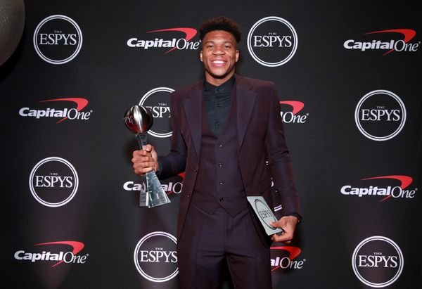 Giannis Antetokounmpo Wins 'Best Male Athlete' & 'Best NBA Player' At 2019 ESPY Awards