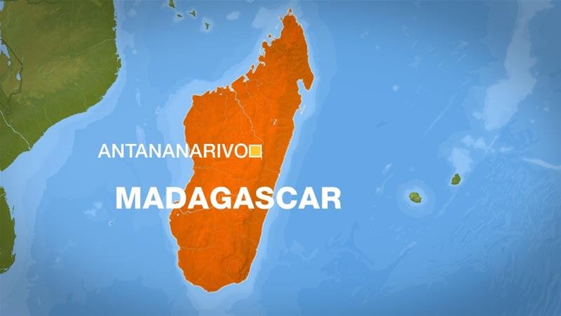 People Found Not Wearing Masks Forced to Clean Streets in Madagascar 