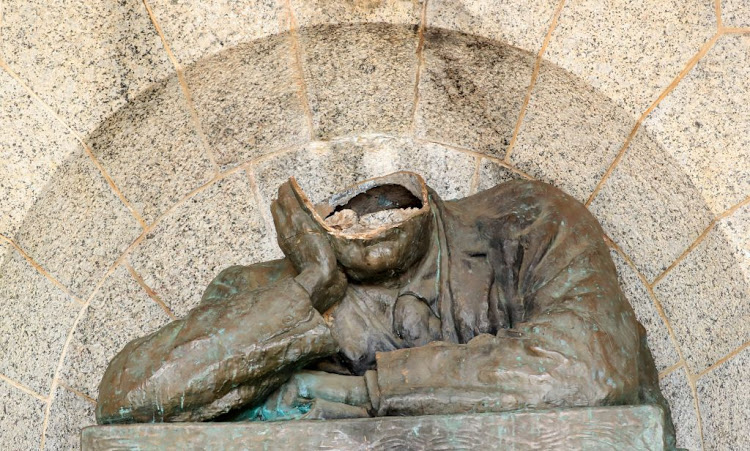 A statue of British imperialist Cecil Rhodes has been decapitated in Cape Town in South Africa