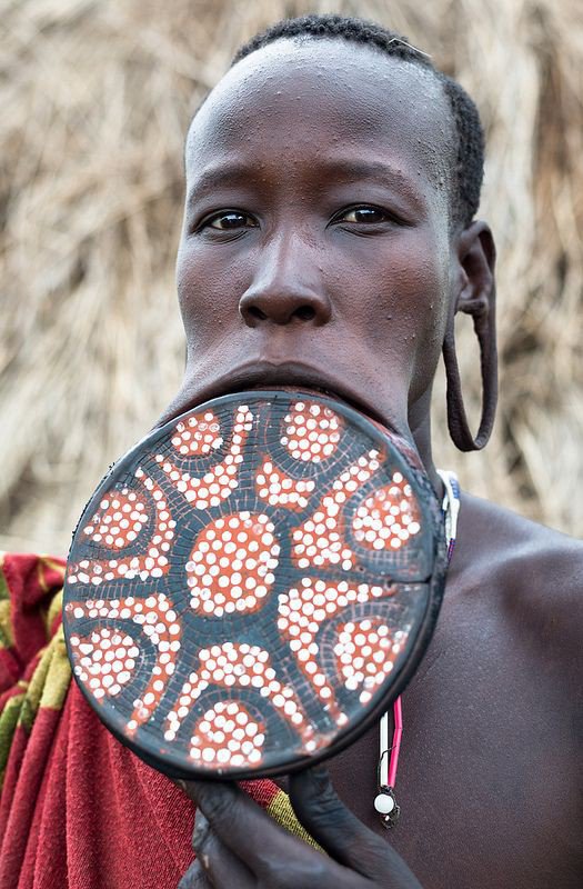 African tribal lip plates: History and Symbolism — In Pictures